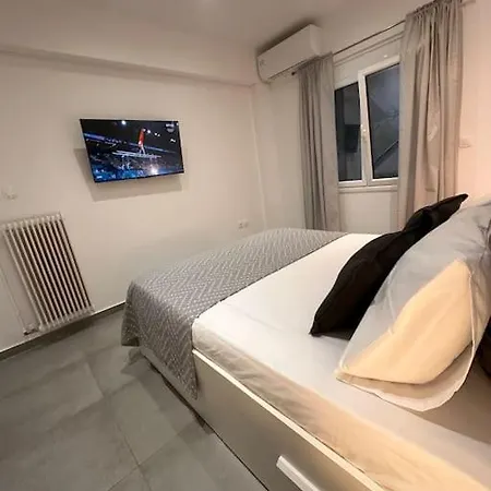 Cozy Central Apartment With Yard Atina Dış mekan fotoğraf