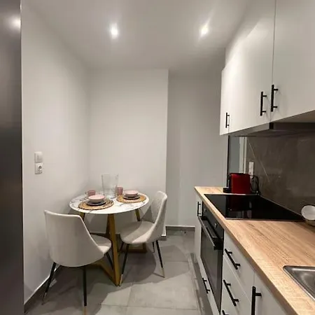 Cozy Central Apartment With Yard Atina Dış mekan fotoğraf